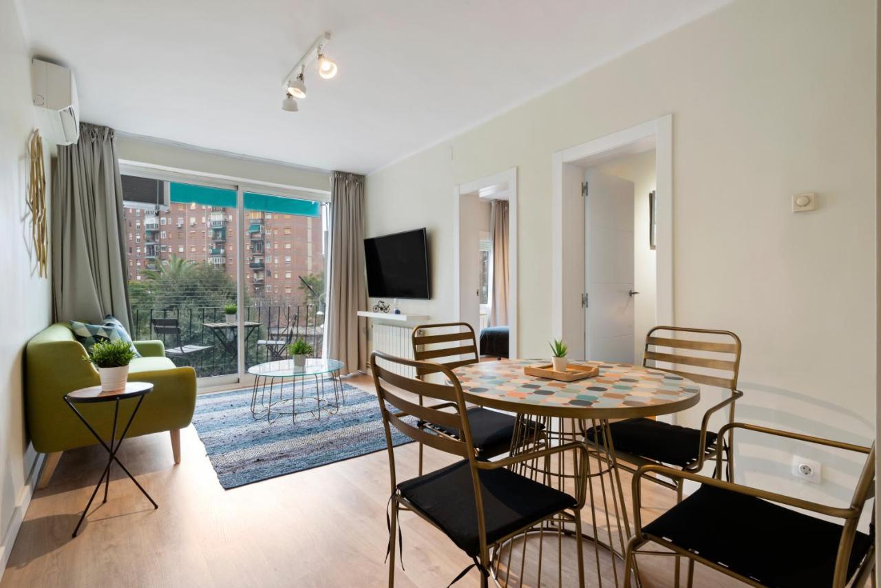 סנט אדריה דה בסוס Tendency Apartments Forum 4 מראה חיצוני תמונה