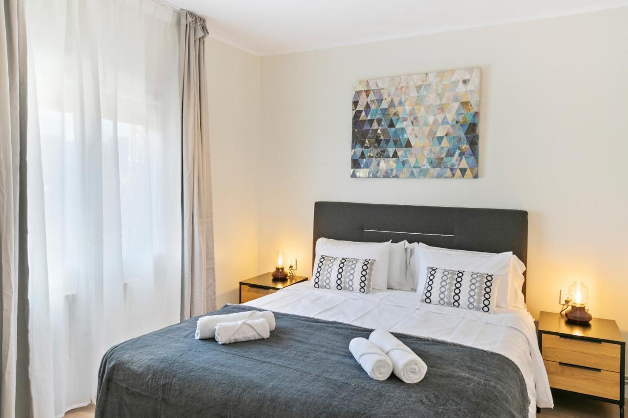 סנט אדריה דה בסוס Tendency Apartments Forum 4 מראה חיצוני תמונה